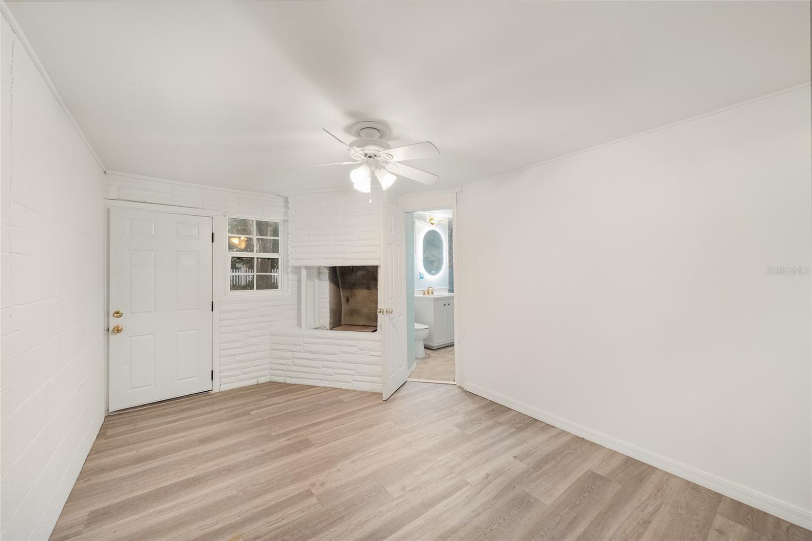 LYNNHURST - Residential