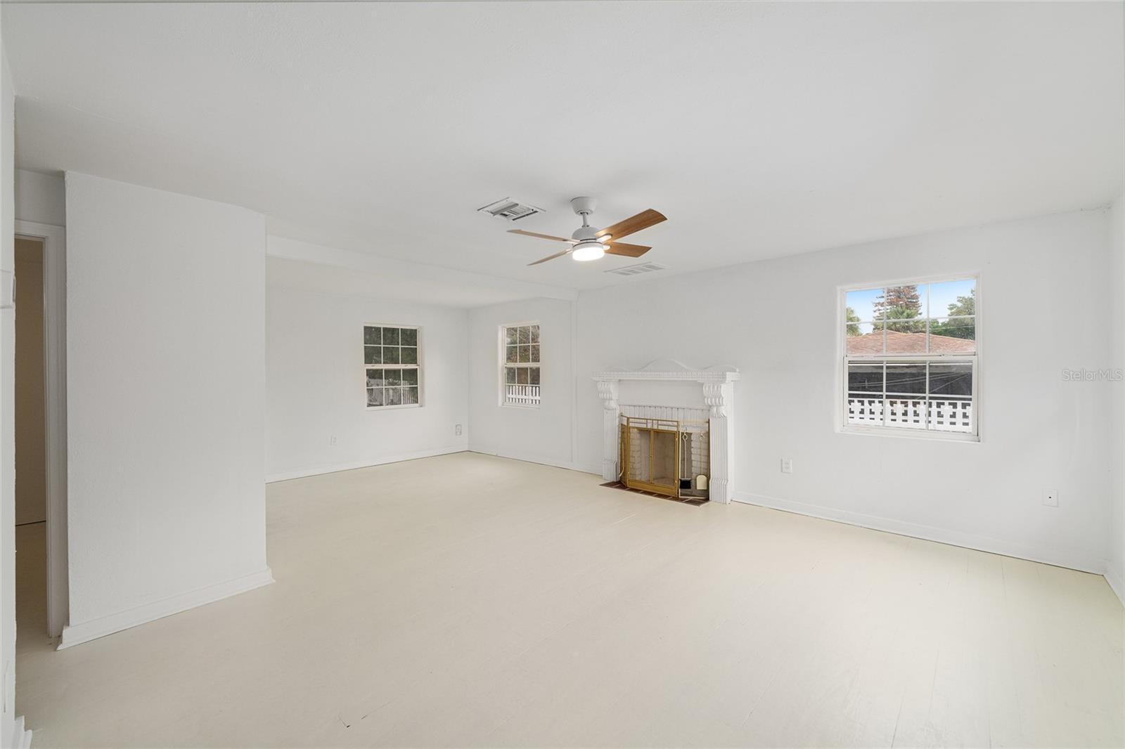 LYNNHURST - Residential