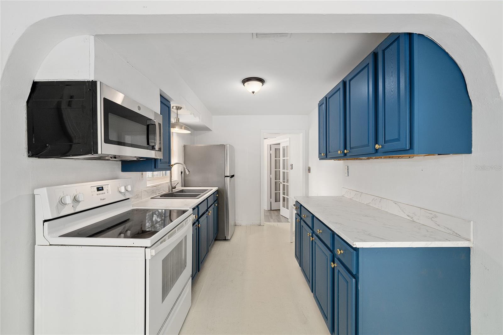 LYNNHURST - Residential