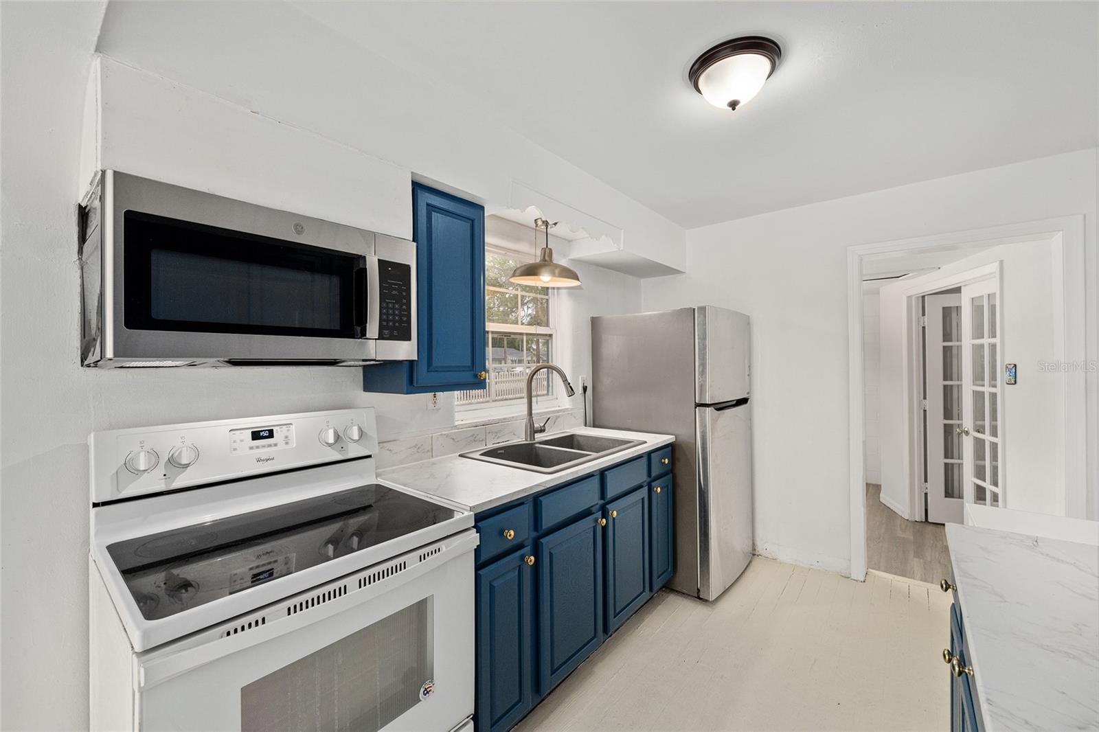 LYNNHURST - Residential