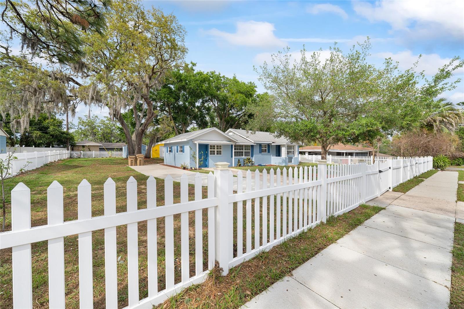 LYNNHURST - Residential