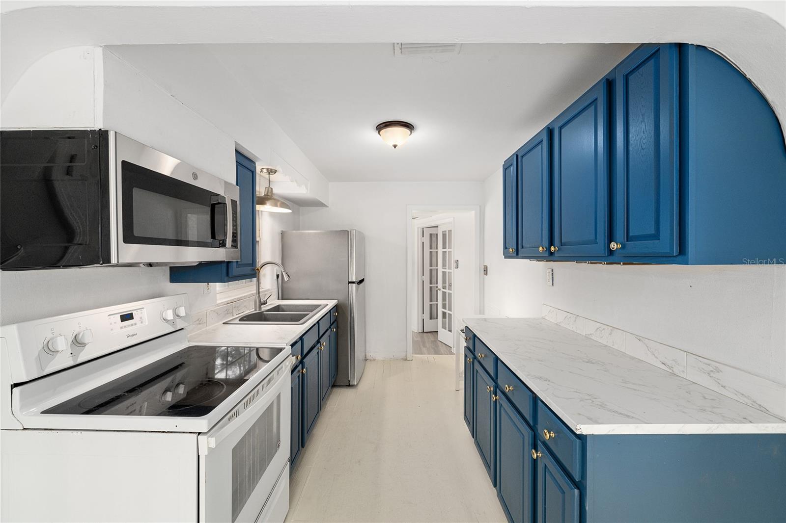 LYNNHURST - Residential