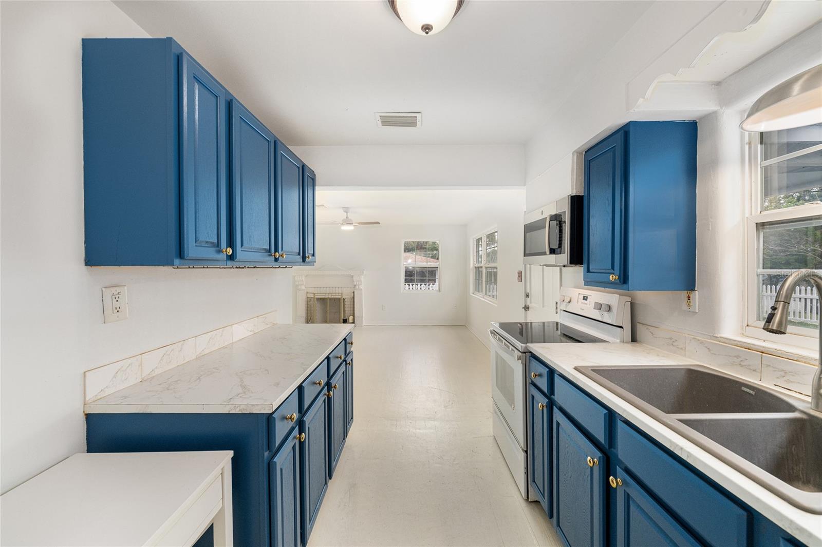 LYNNHURST - Residential