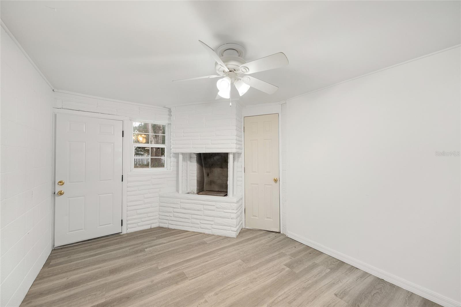 LYNNHURST - Residential