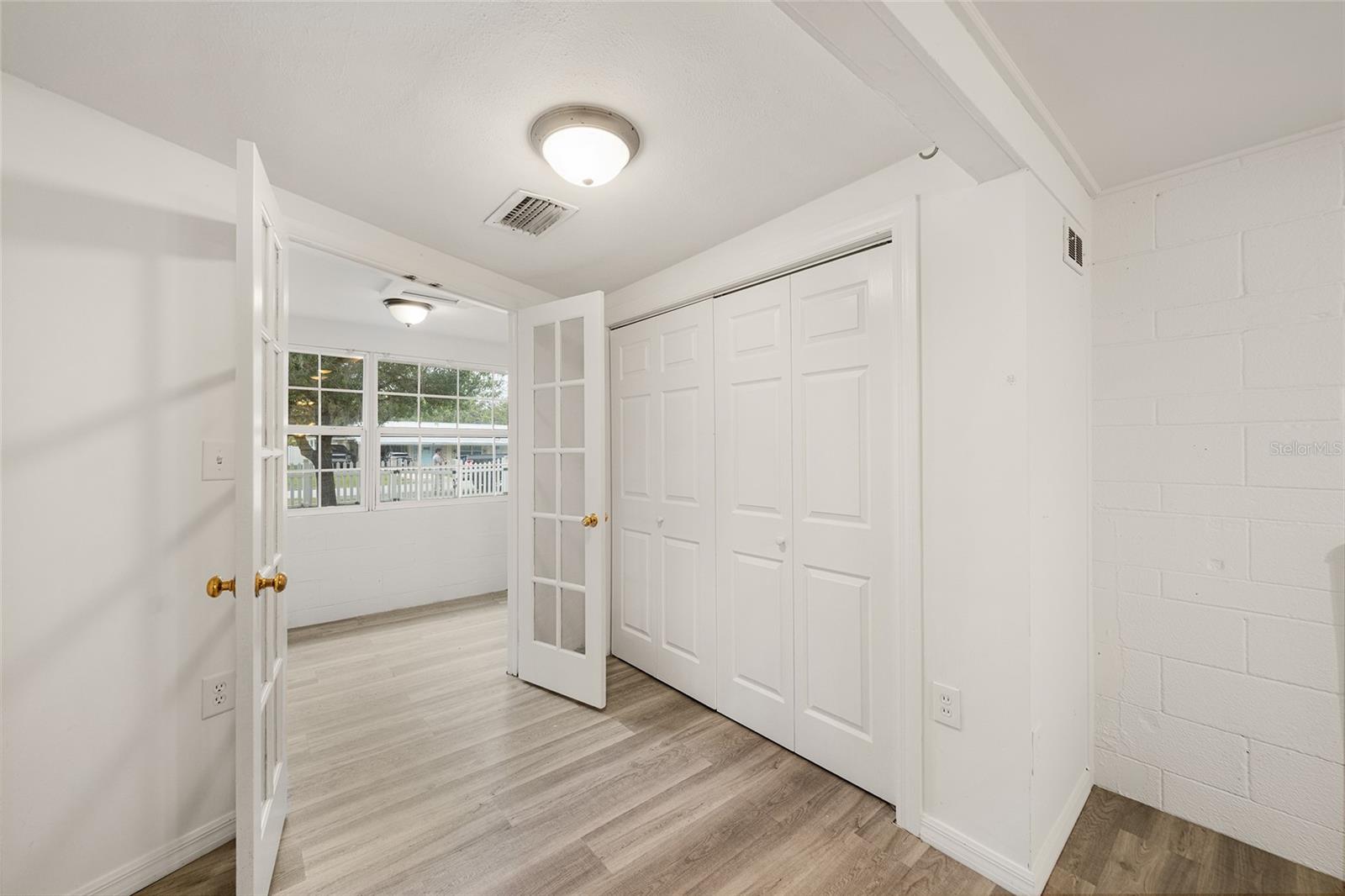 LYNNHURST - Residential