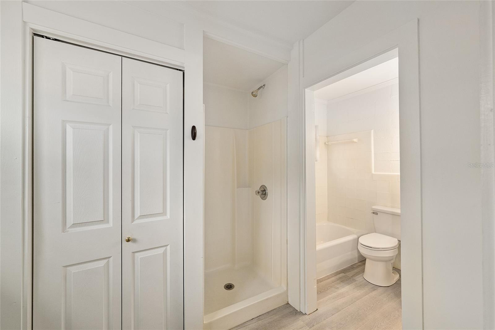 LYNNHURST - Residential