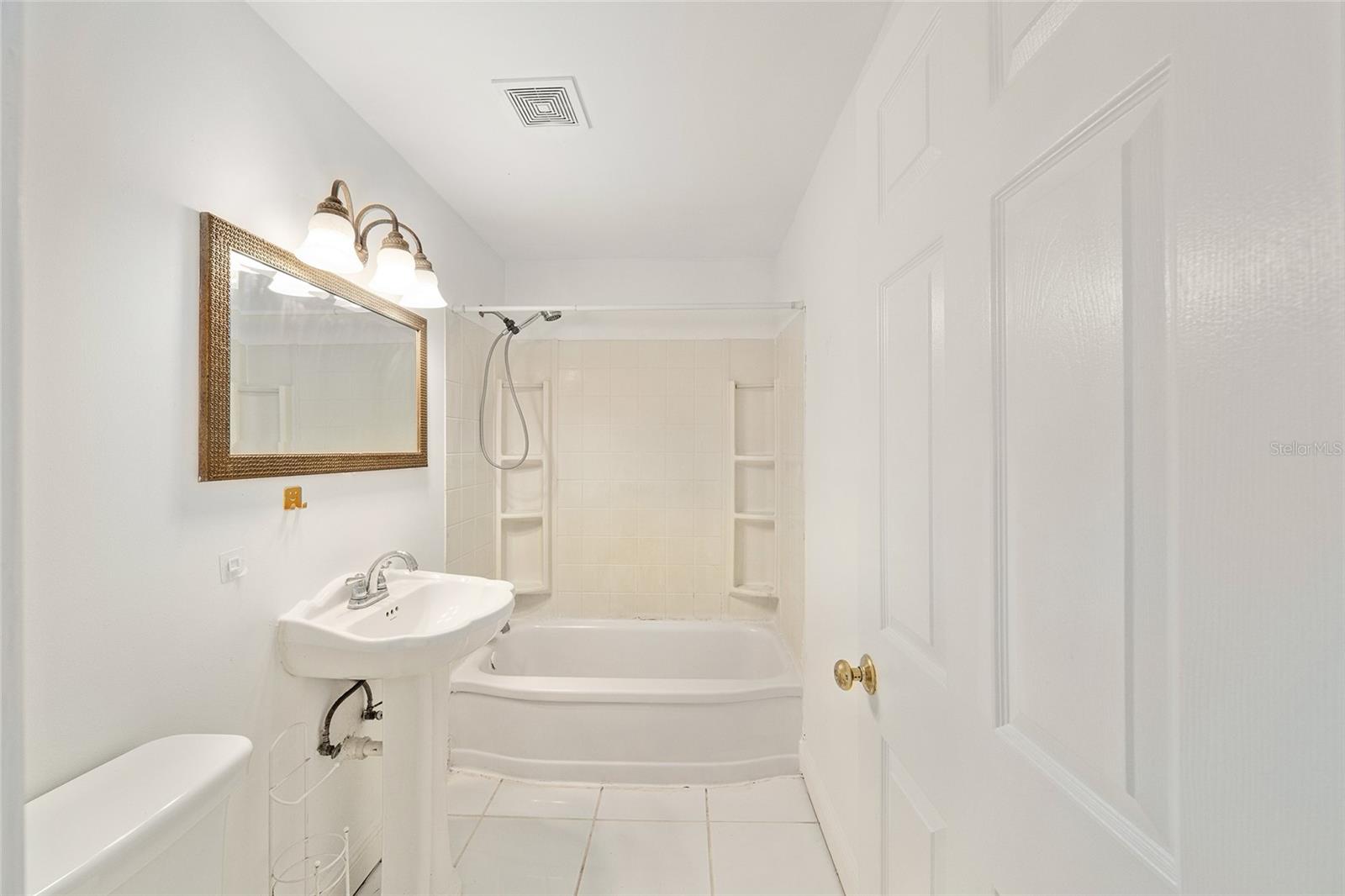 LYNNHURST - Residential