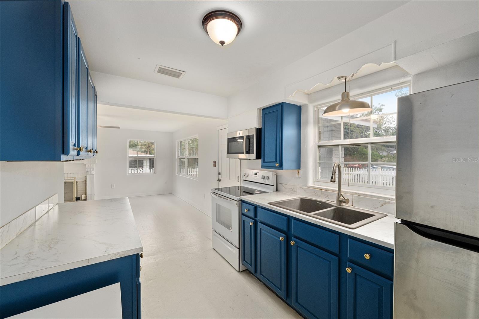 LYNNHURST - Residential