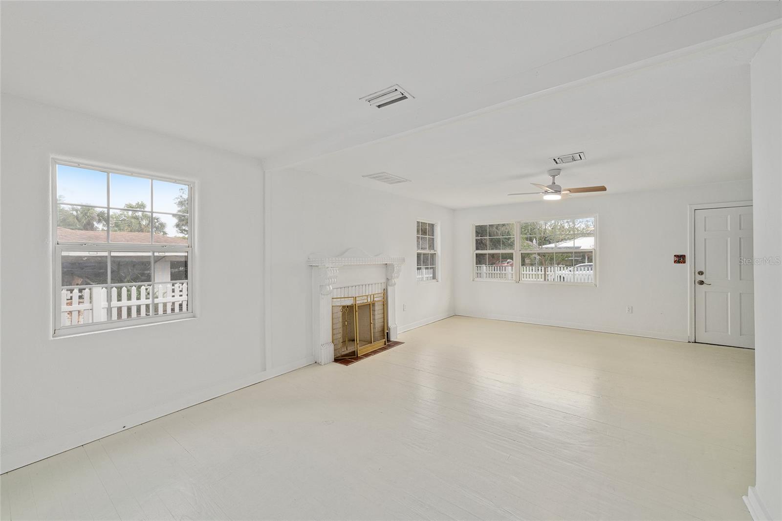 LYNNHURST - Residential