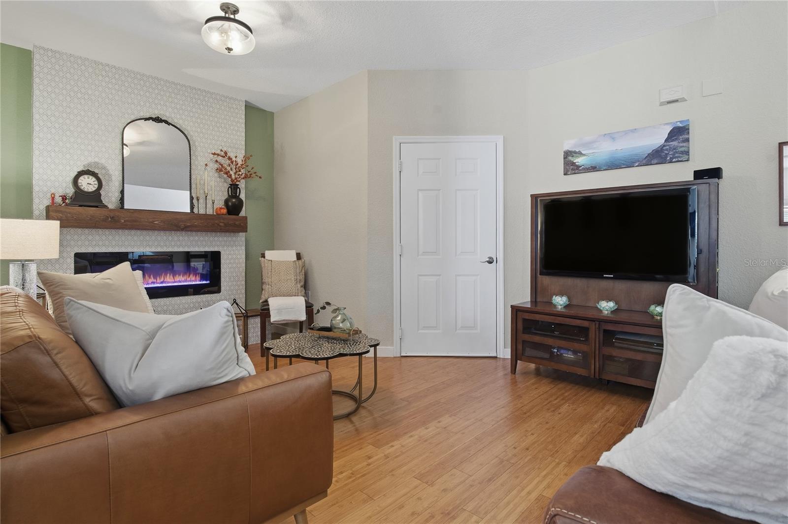 EMERALD POINTE TWNHMS AT TA - Residential