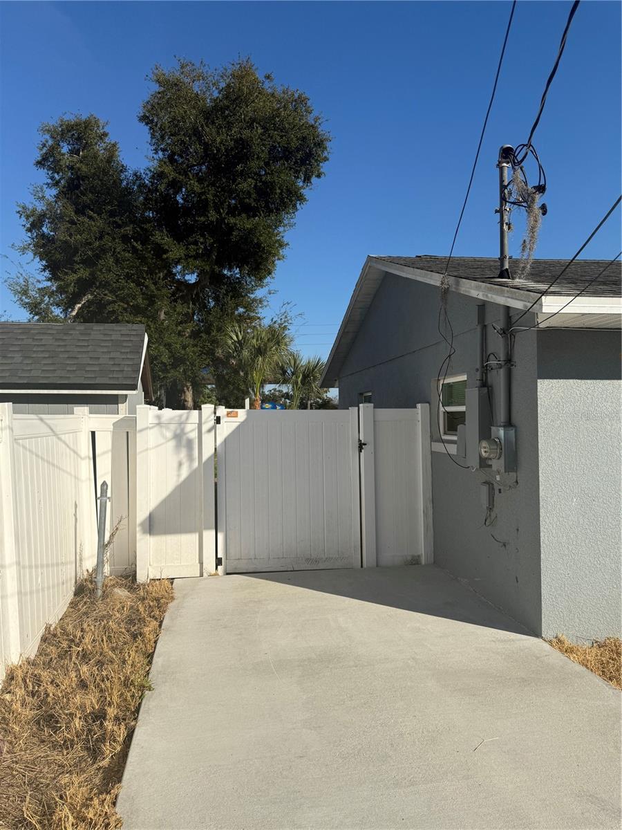 PARADISE HEIGHTS FIRST ADD - Residential Lease