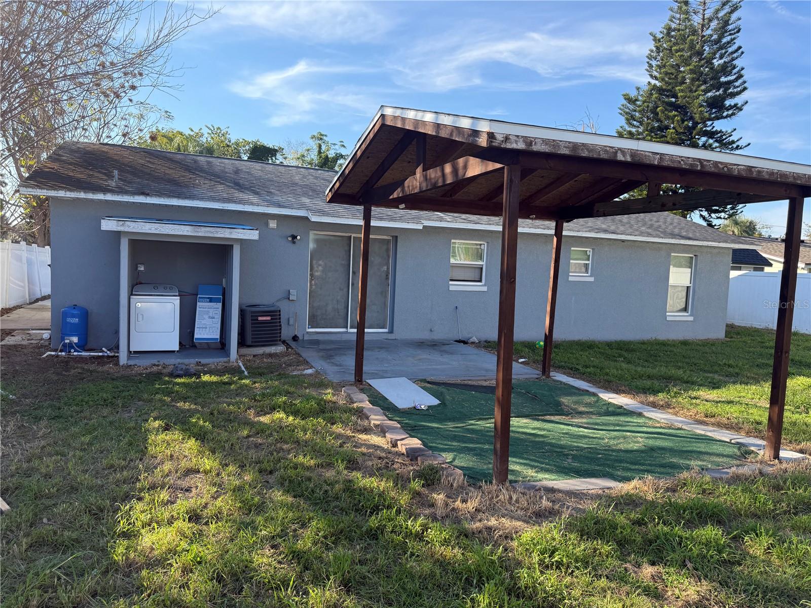 PARADISE HEIGHTS FIRST ADD - Residential Lease