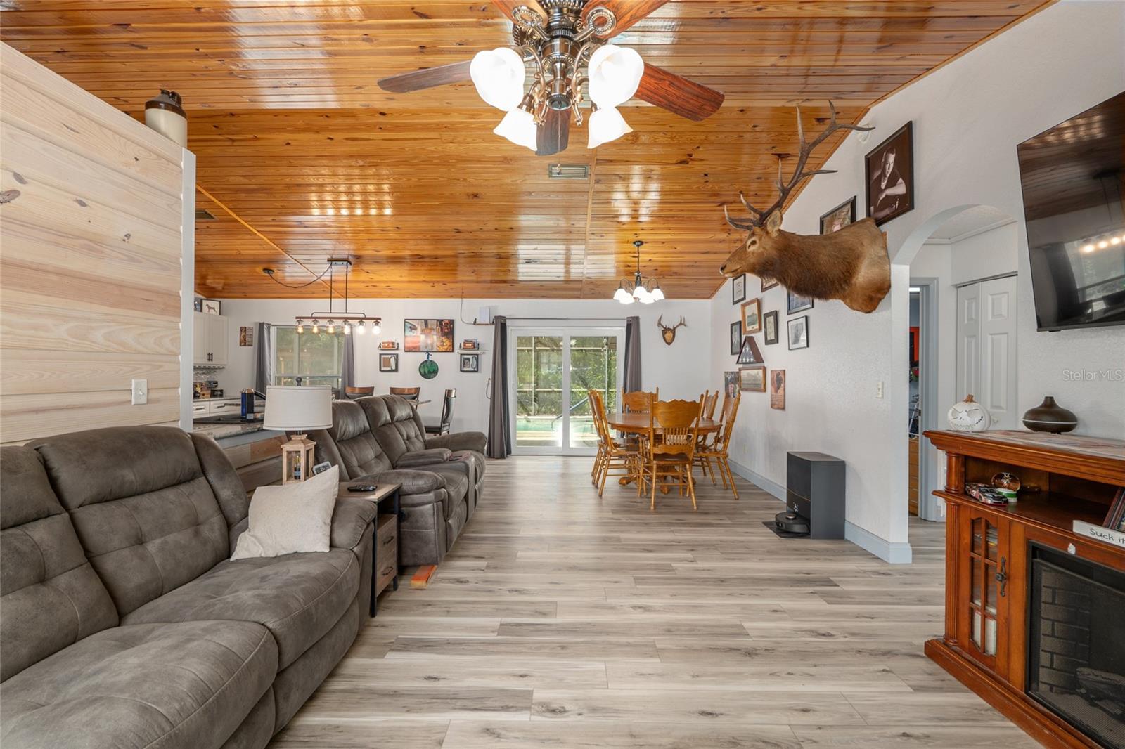 SILVER SPGS SHORES UN 36 - Residential