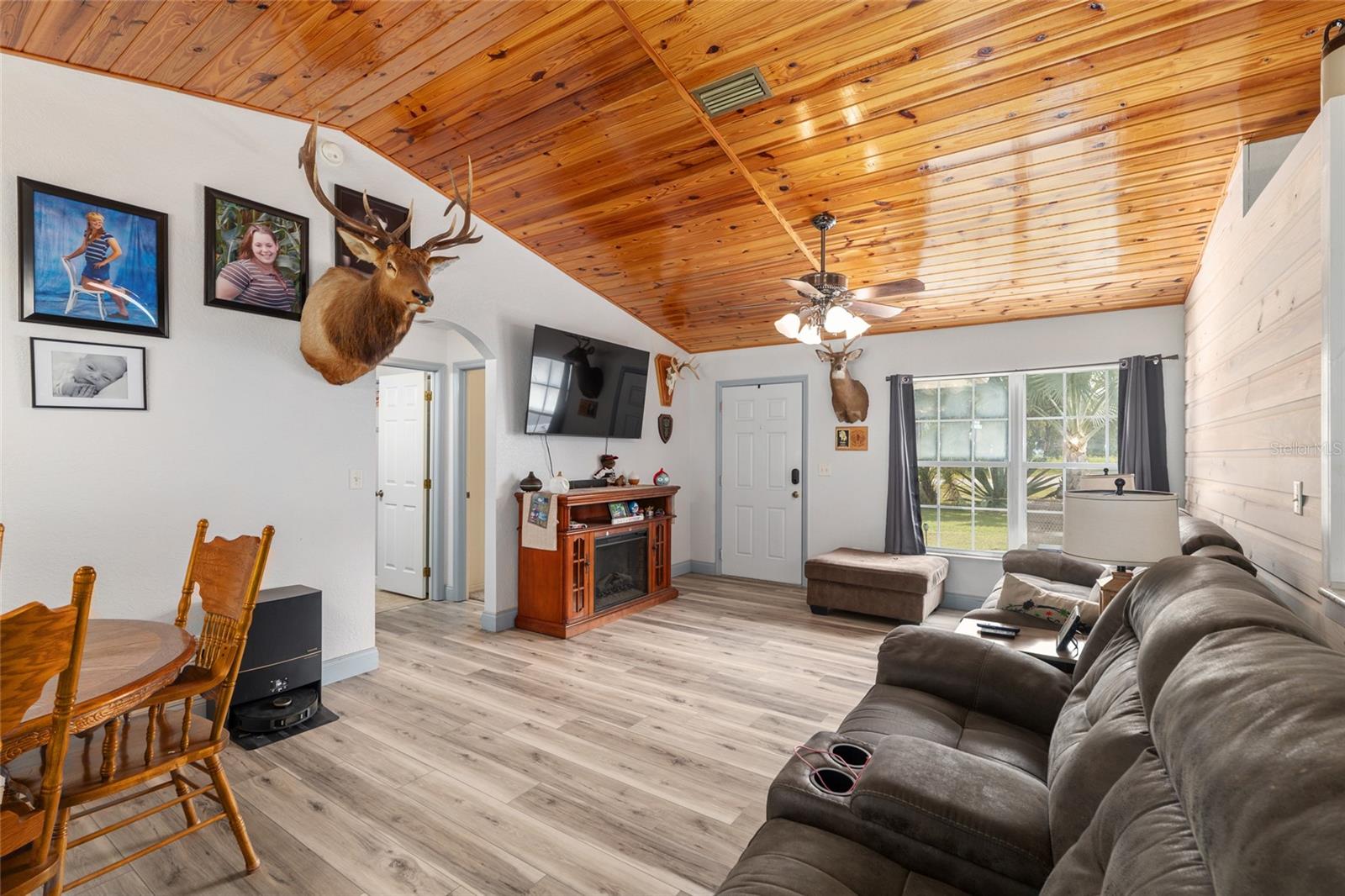 SILVER SPGS SHORES UN 36 - Residential