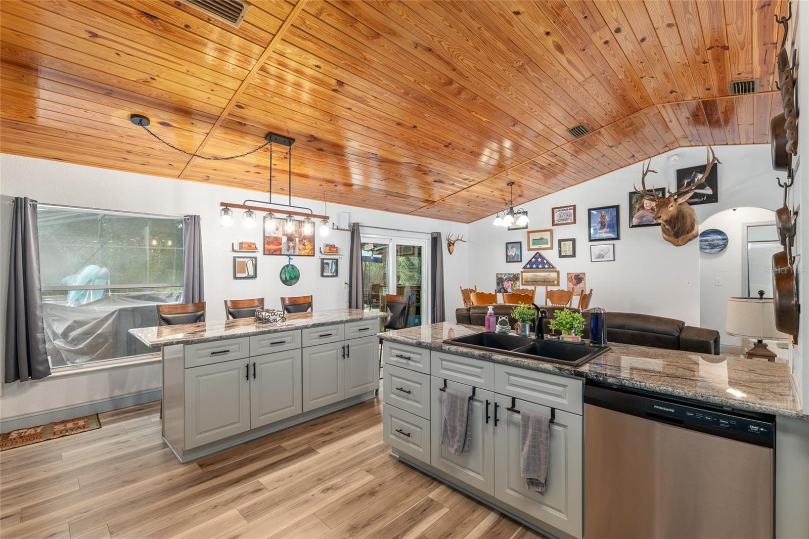 SILVER SPGS SHORES UN 36 - Residential