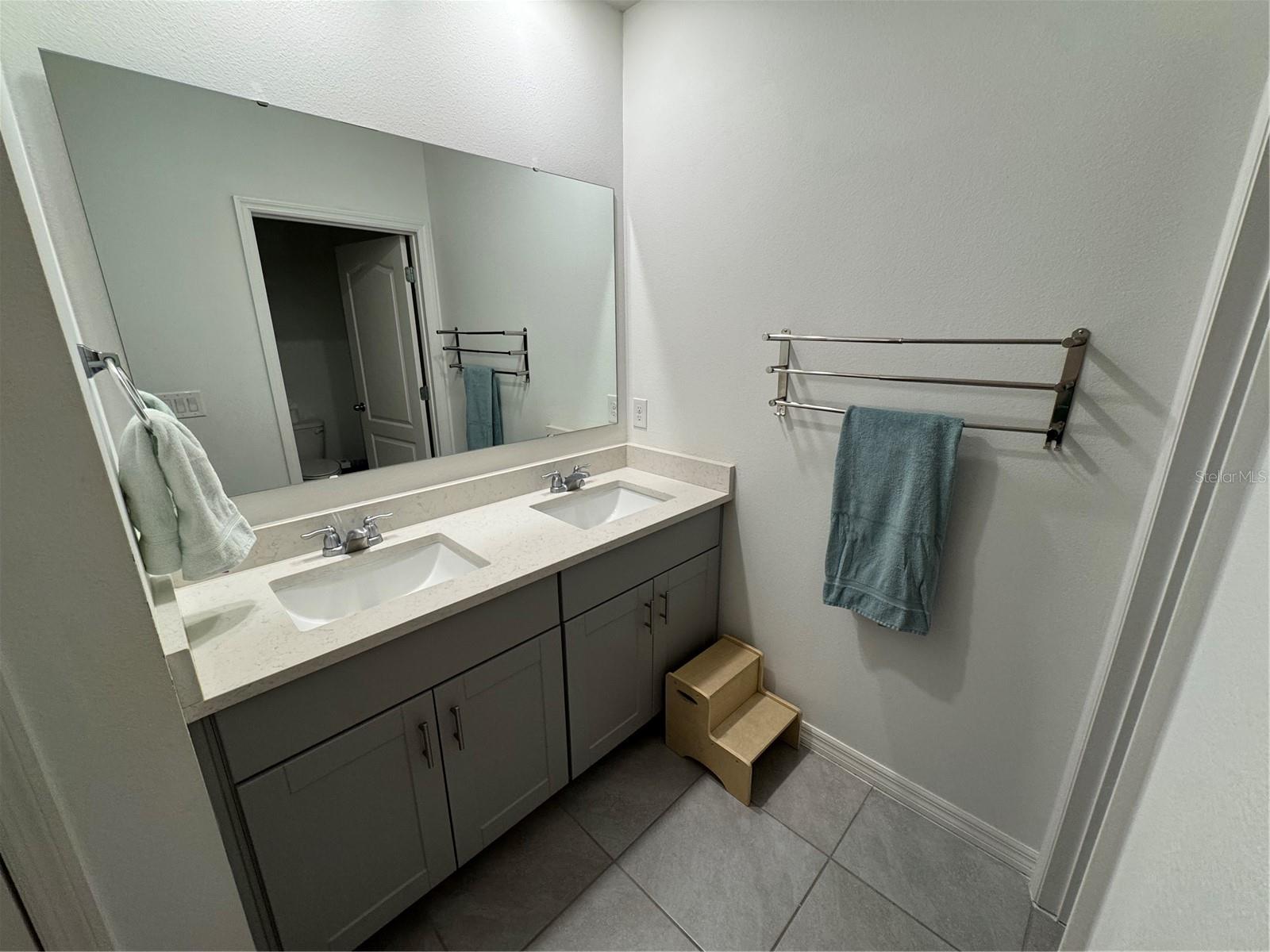 VICTORIA OAKS PH A - Residential