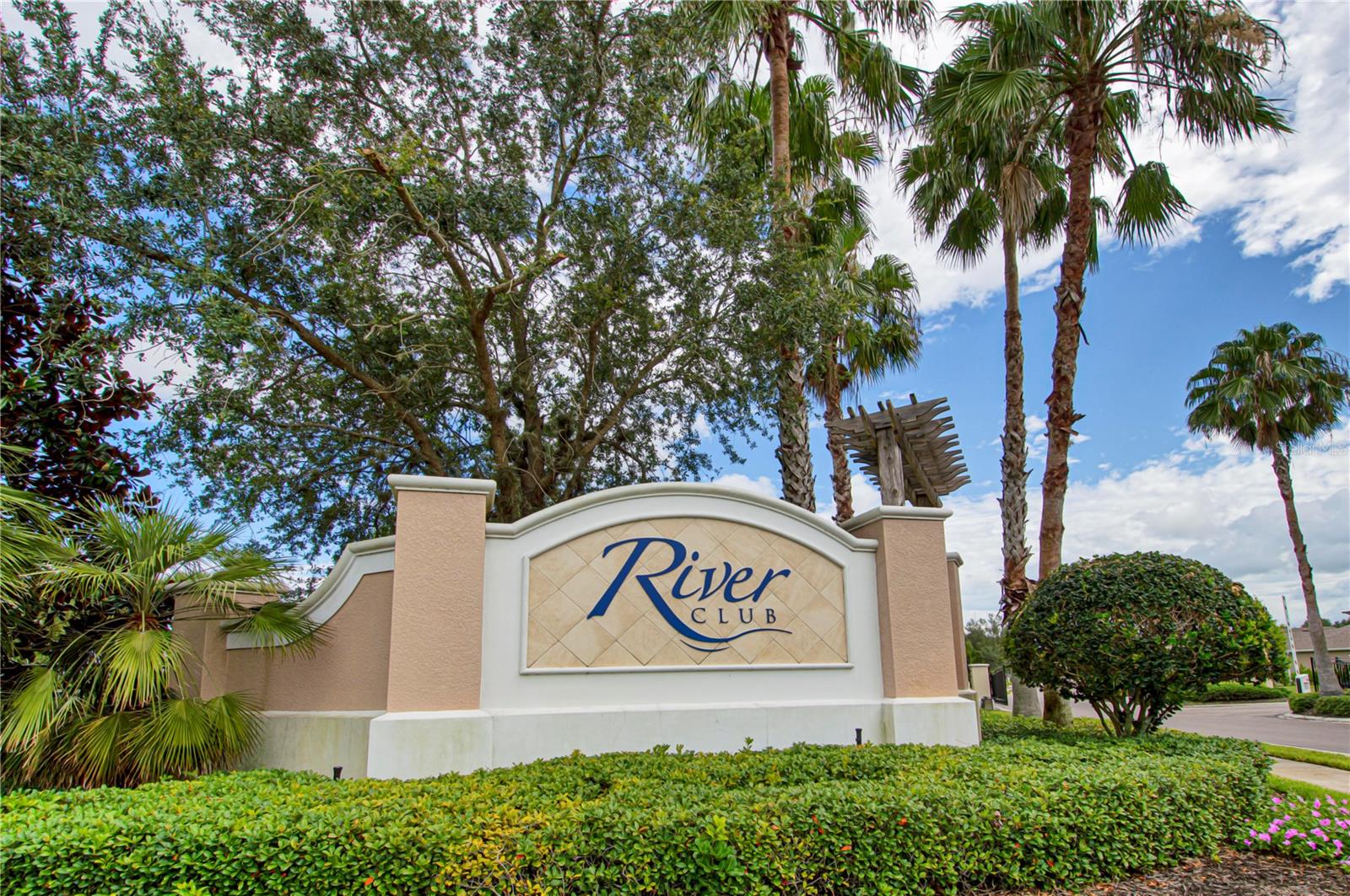RIVER CLUB - Residential