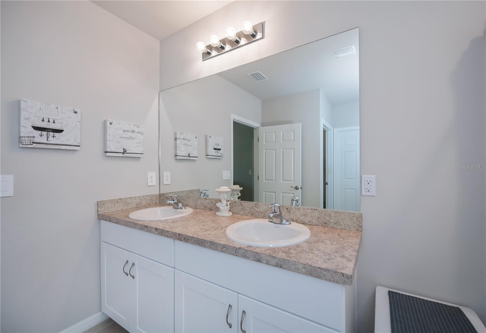 RIVER CLUB - Residential