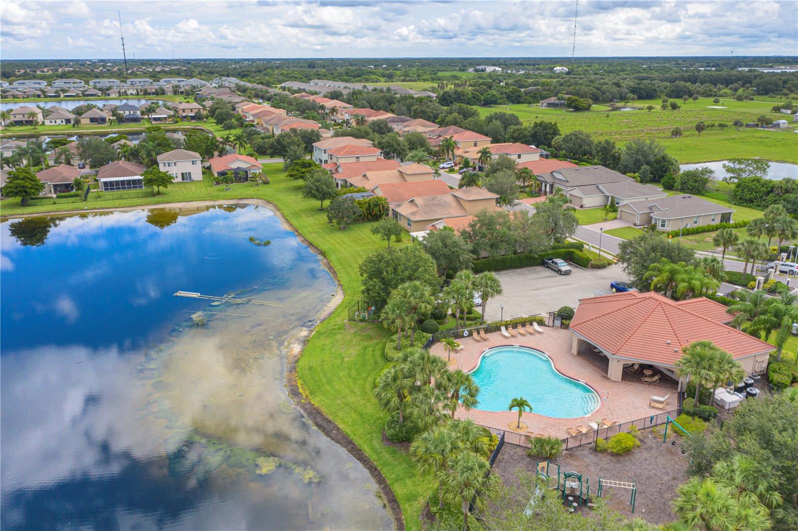 RIVER CLUB - Residential