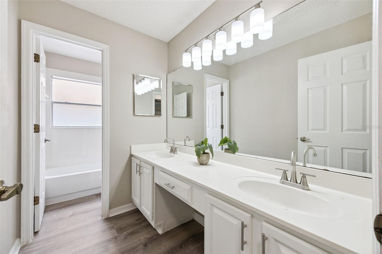 WATERFORD LAKES TR N08 - Residential