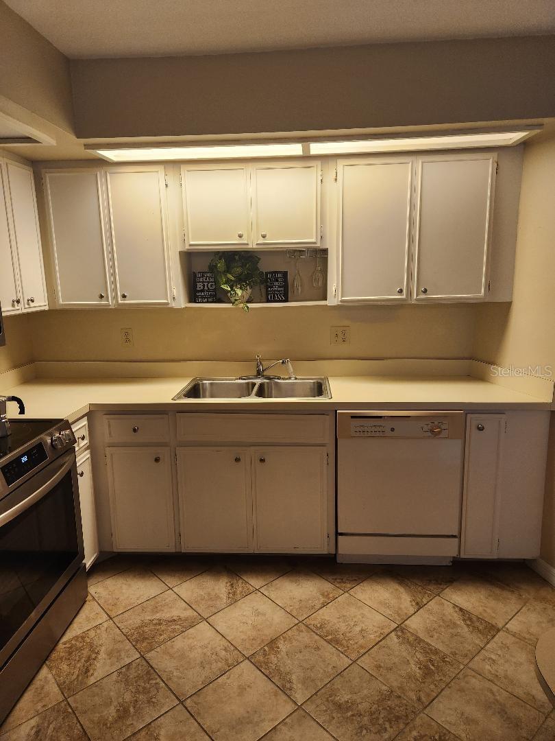1626 WILLOW RUN