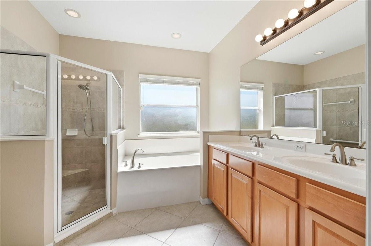 TRADITIONS PH 1 - Residential