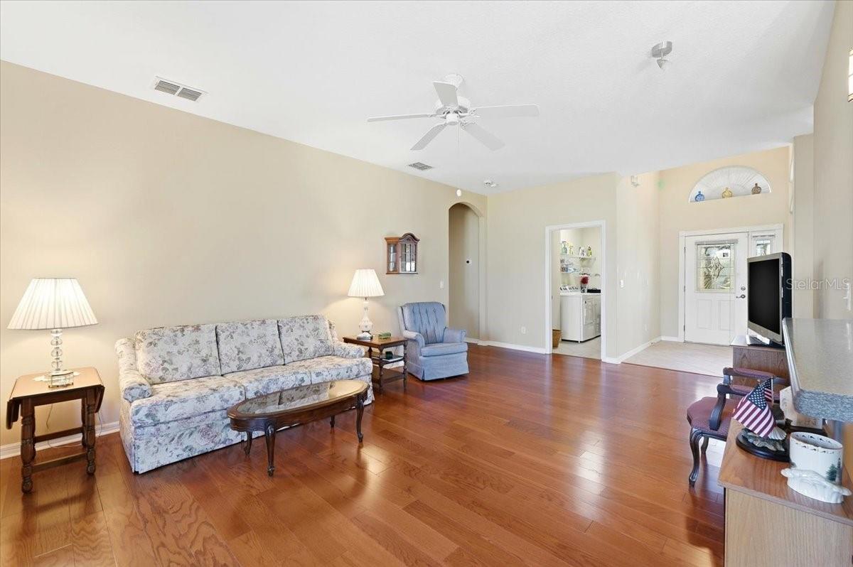 TRADITIONS PH 1 - Residential