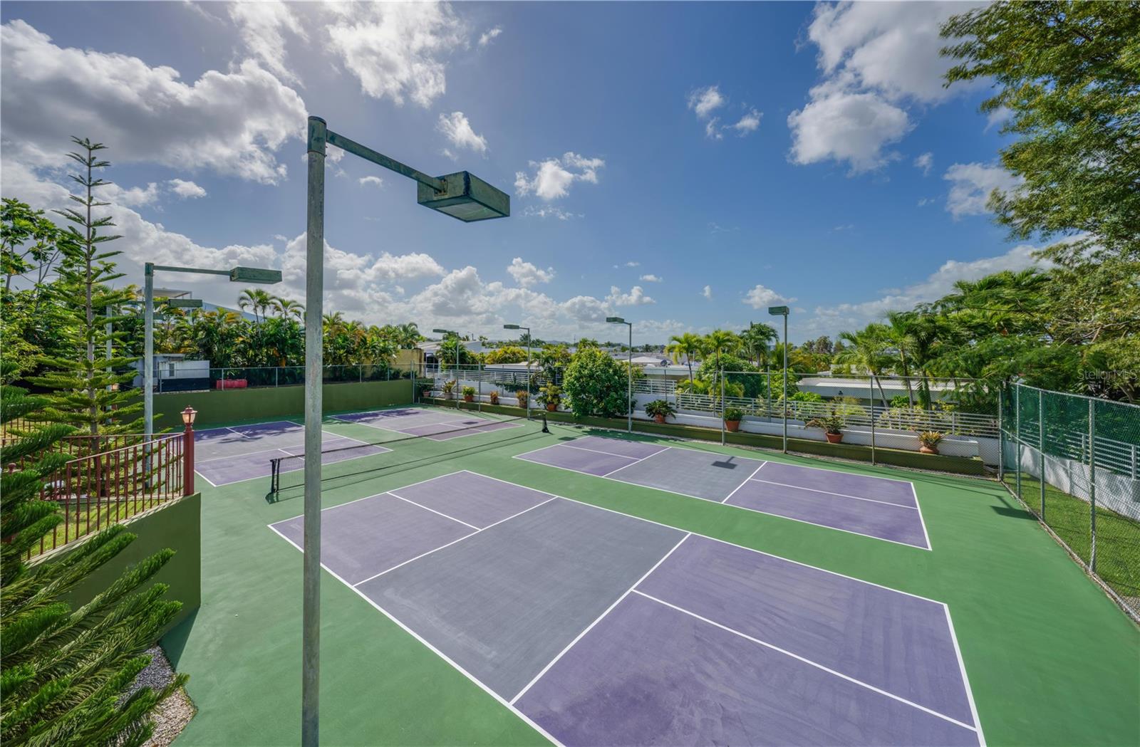 LOS PASEOS DE SAN JUAN - Residential