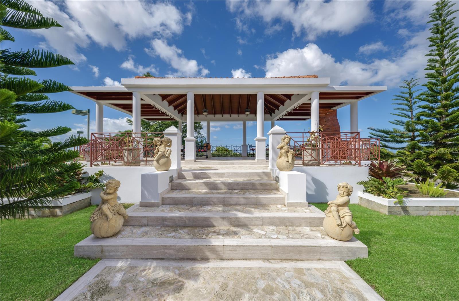 LOS PASEOS DE SAN JUAN - Residential