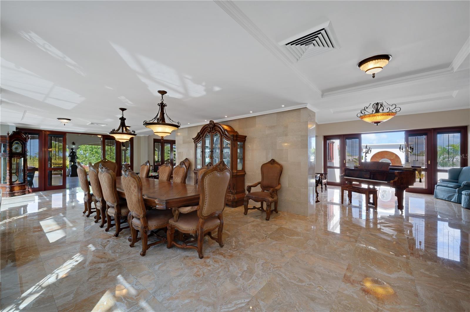 LOS PASEOS DE SAN JUAN - Residential