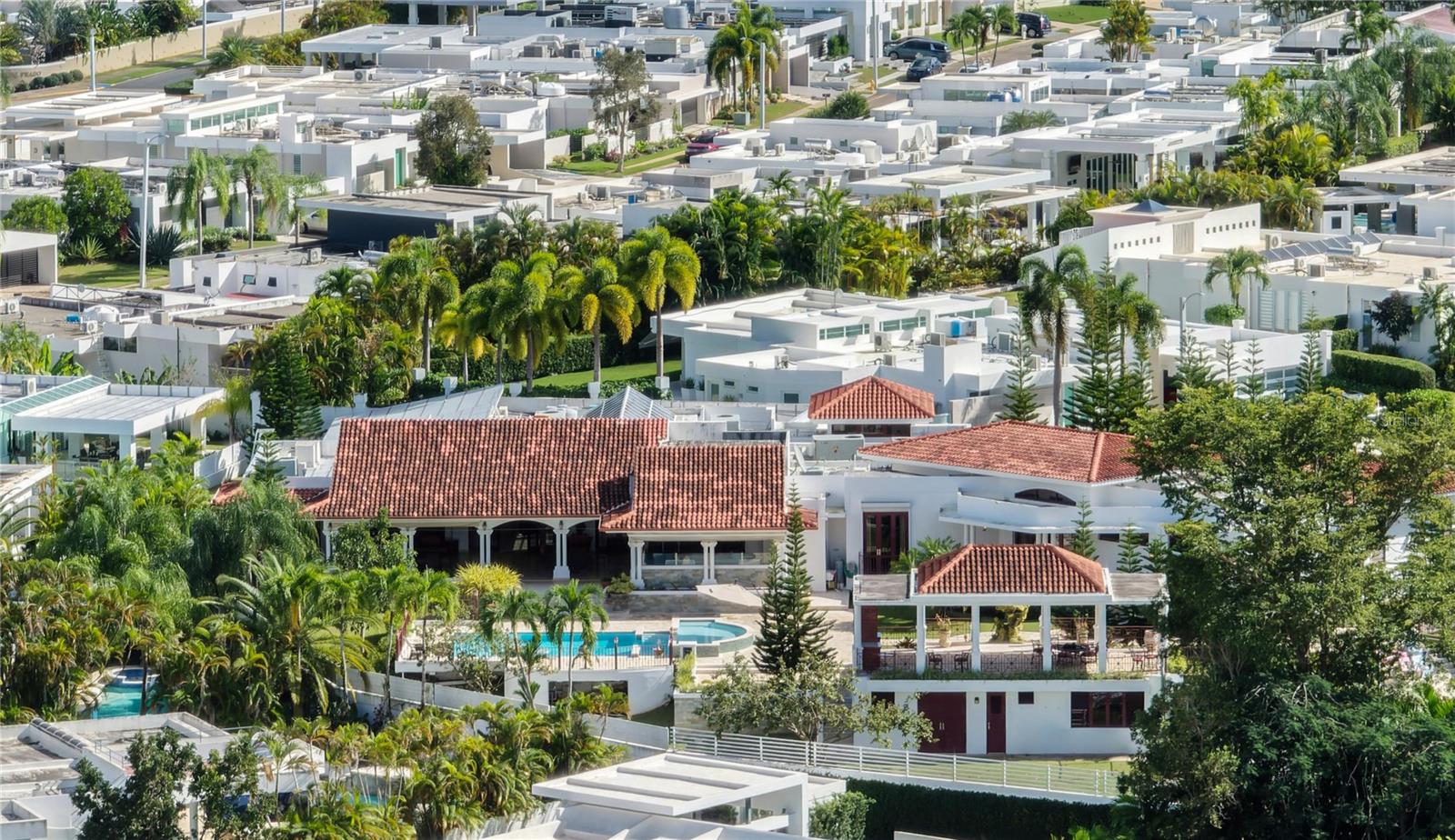 LOS PASEOS DE SAN JUAN - Residential