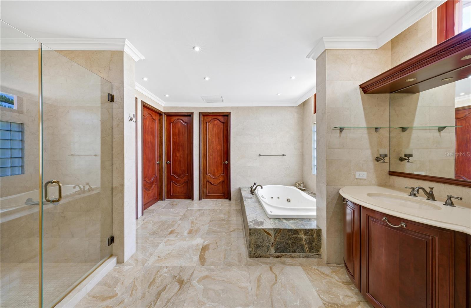 LOS PASEOS DE SAN JUAN - Residential