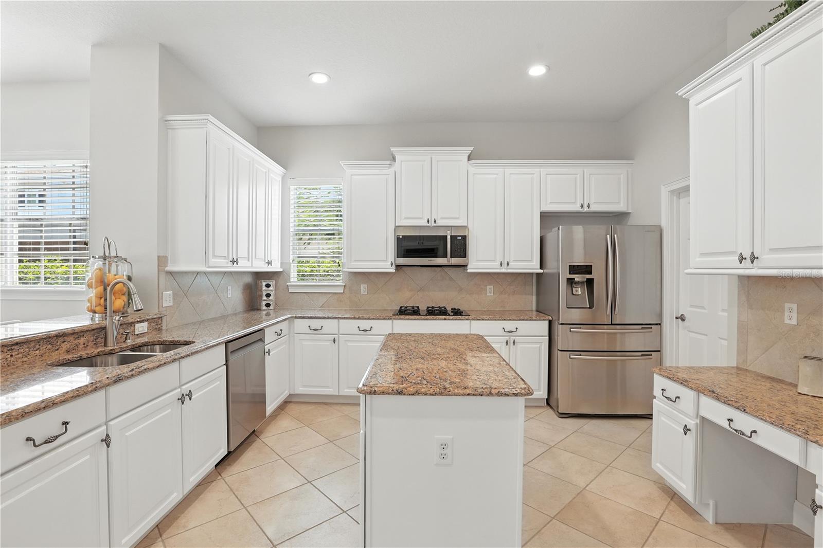KEENES POINTE - Residential