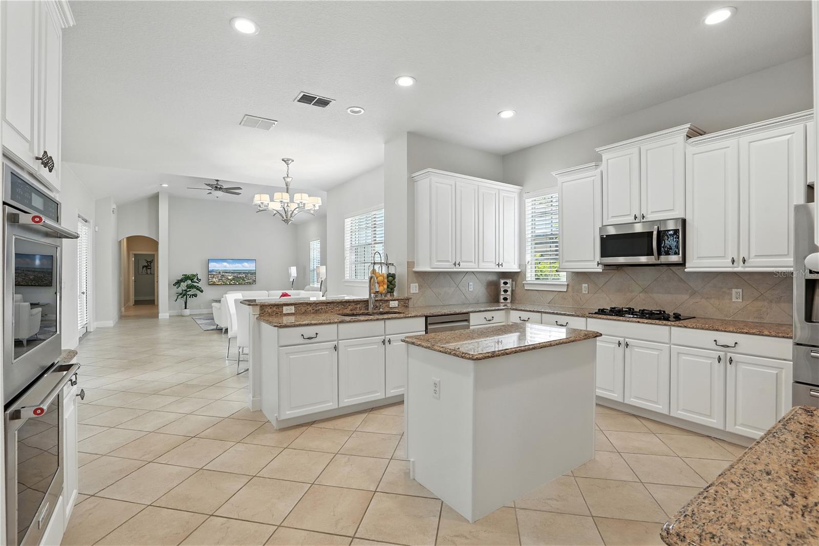 KEENES POINTE - Residential