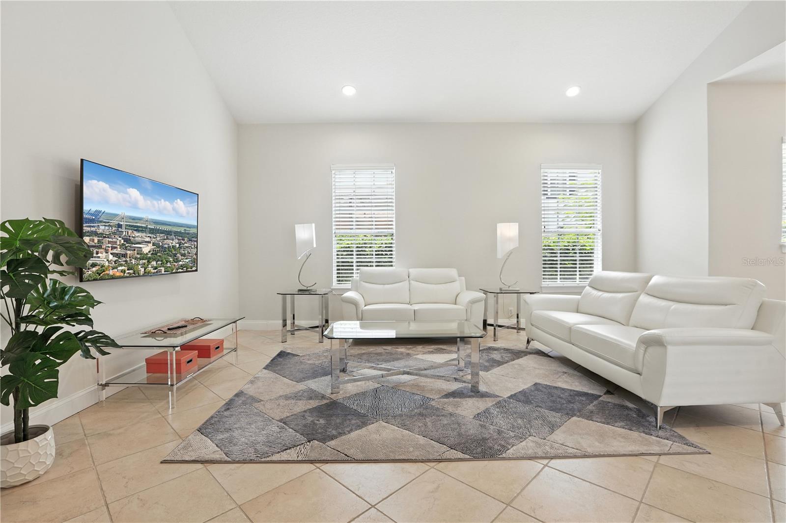 KEENES POINTE - Residential
