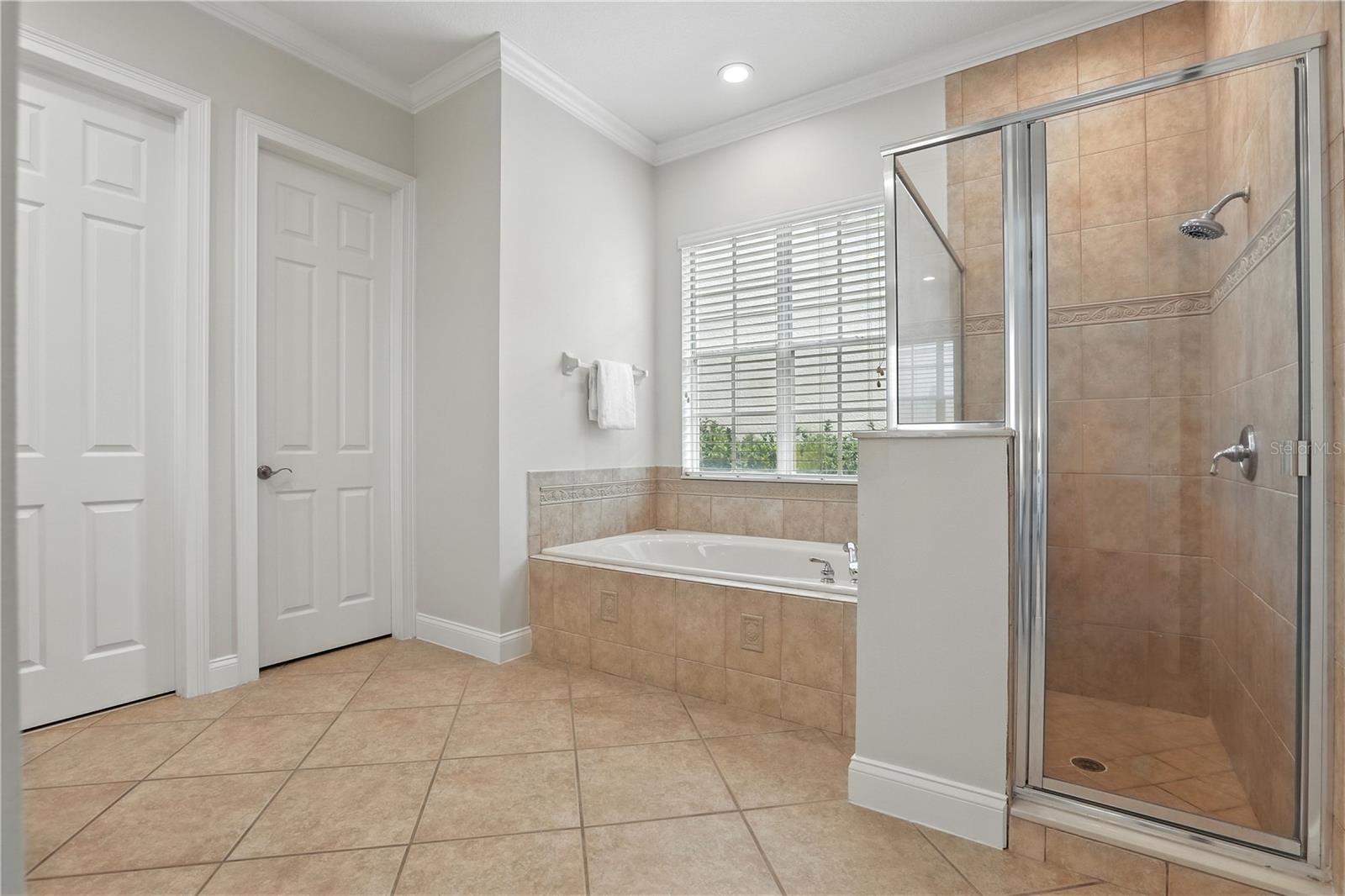 KEENES POINTE - Residential