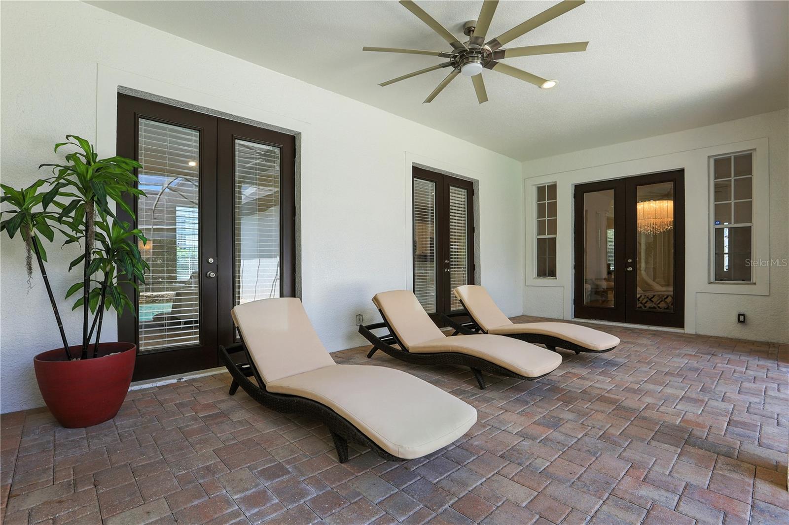 KEENES POINTE - Residential