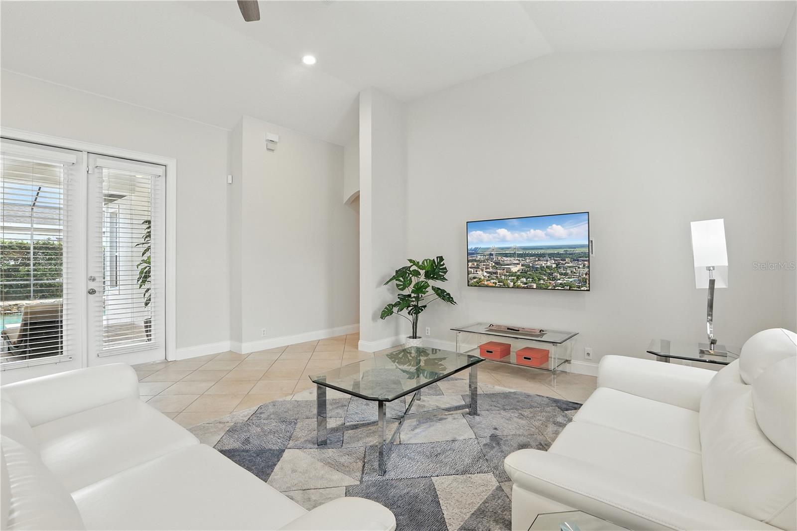KEENES POINTE - Residential