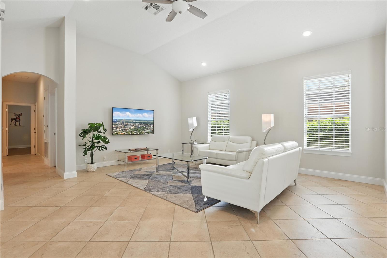 KEENES POINTE - Residential