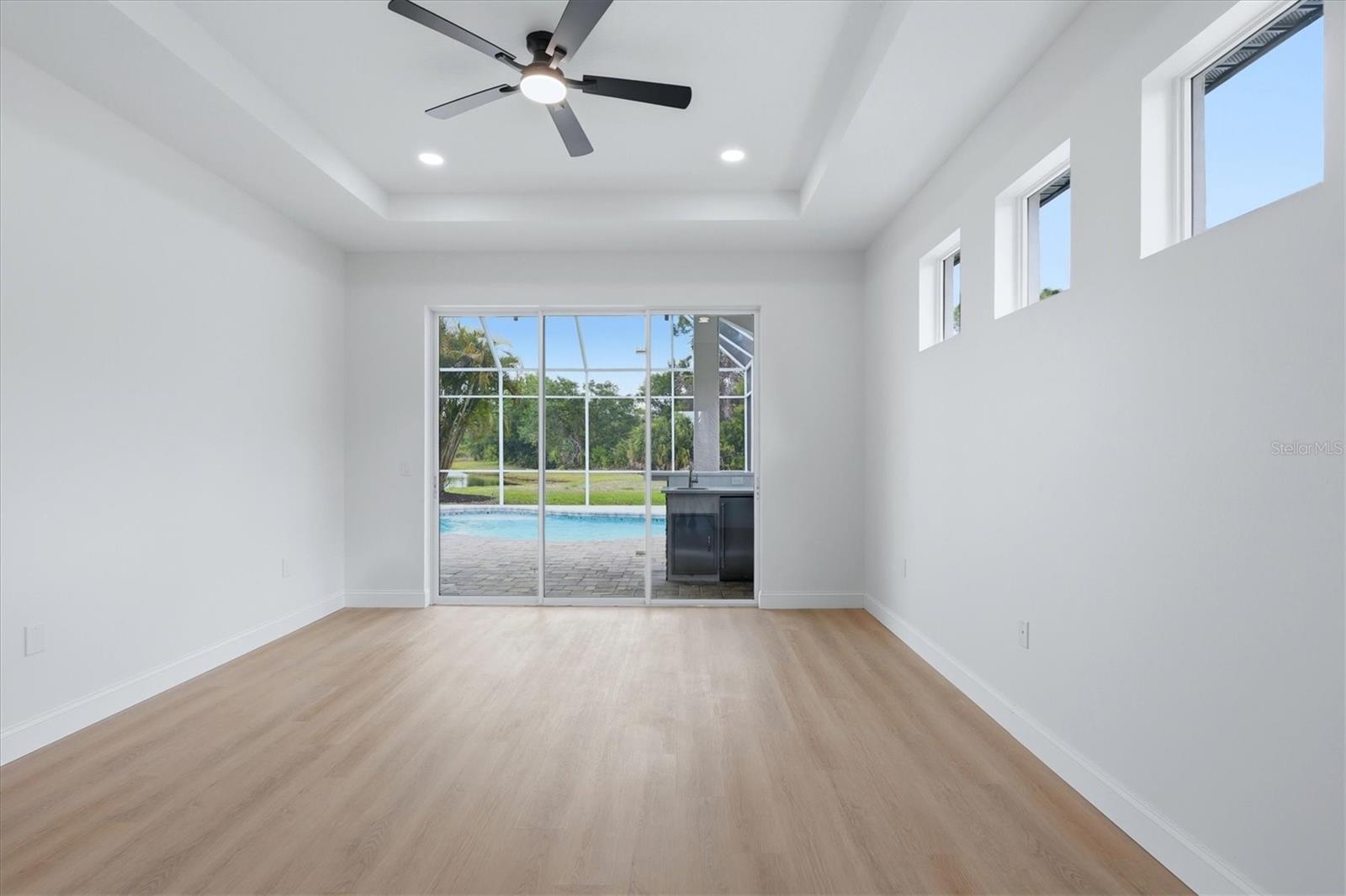 CHARLESTON POINTE PH A AT UNIV PLACE - Residential