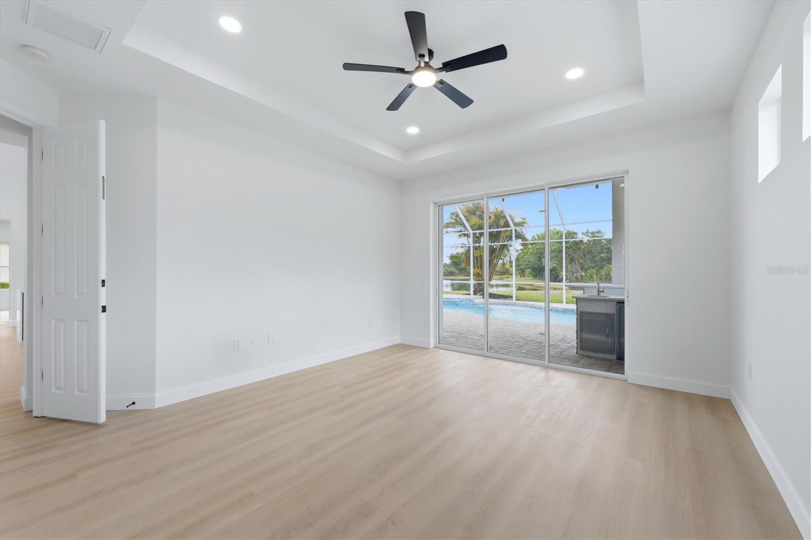 CHARLESTON POINTE PH A AT UNIV PLACE - Residential