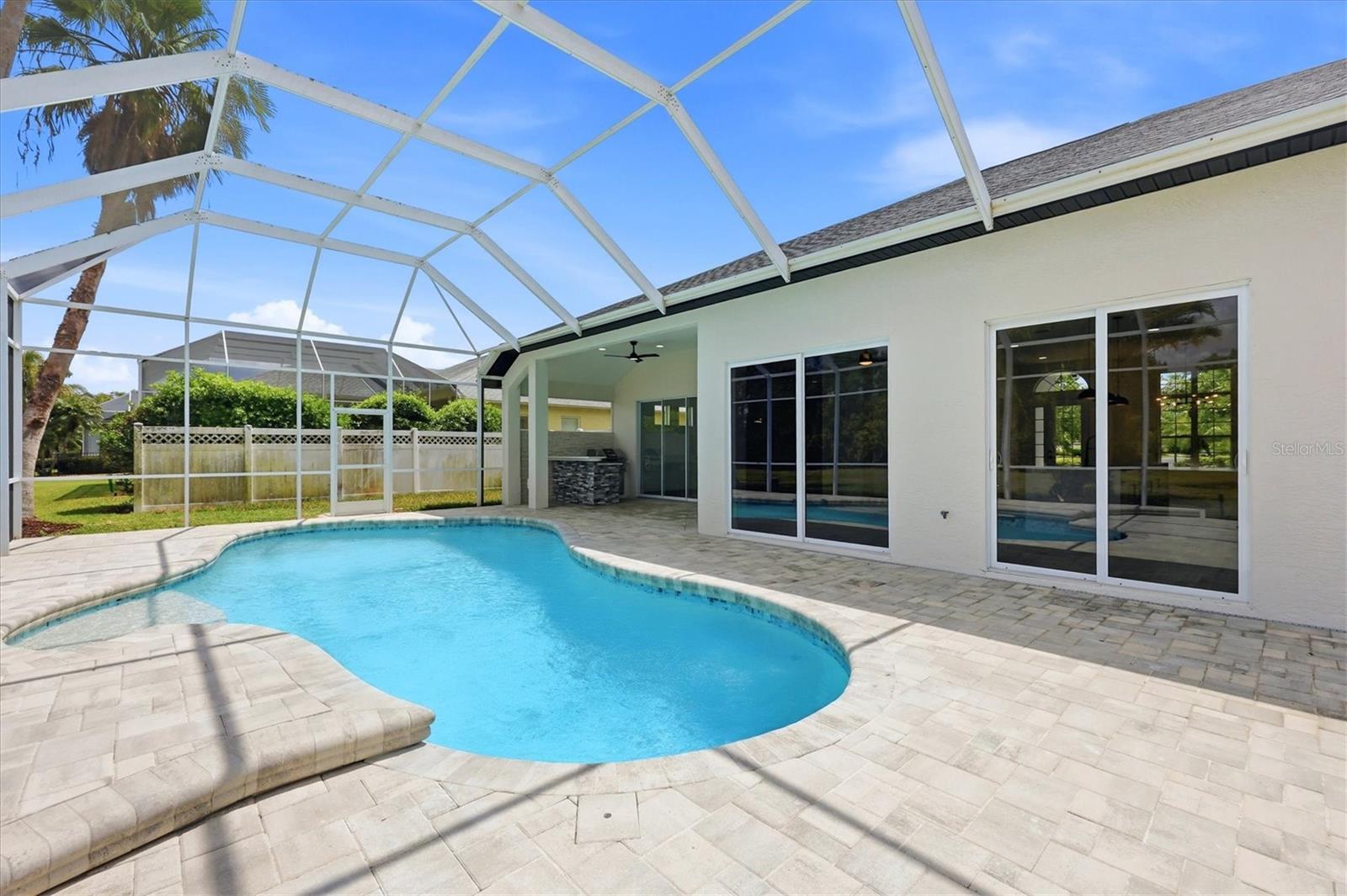 CHARLESTON POINTE PH A AT UNIV PLACE - Residential