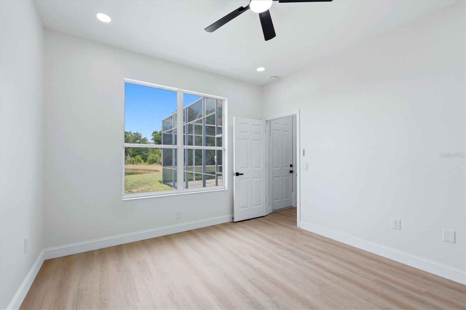 CHARLESTON POINTE PH A AT UNIV PLACE - Residential