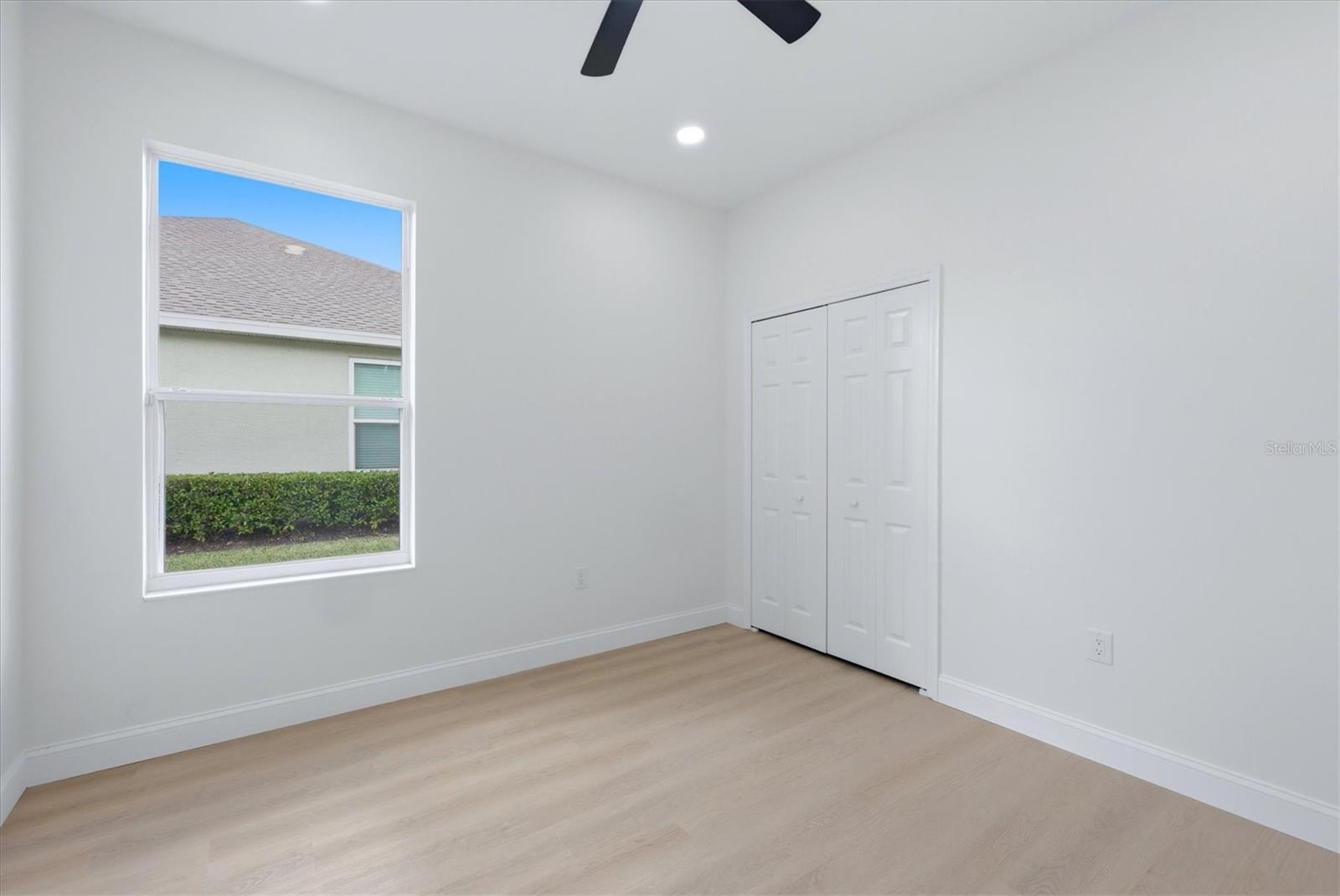 CHARLESTON POINTE PH A AT UNIV PLACE - Residential