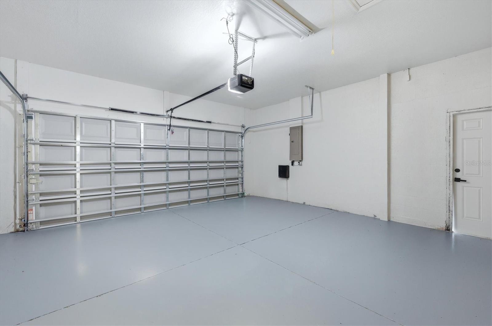 CHARLESTON POINTE PH A AT UNIV PLACE - Residential