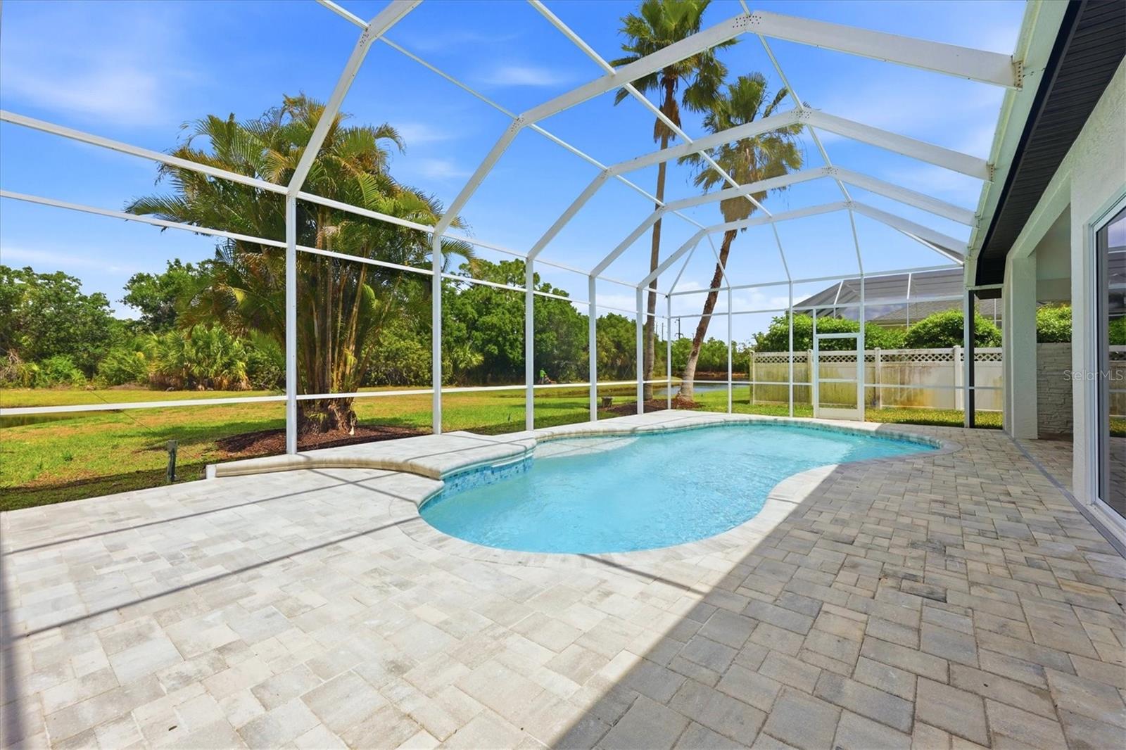 CHARLESTON POINTE PH A AT UNIV PLACE - Residential