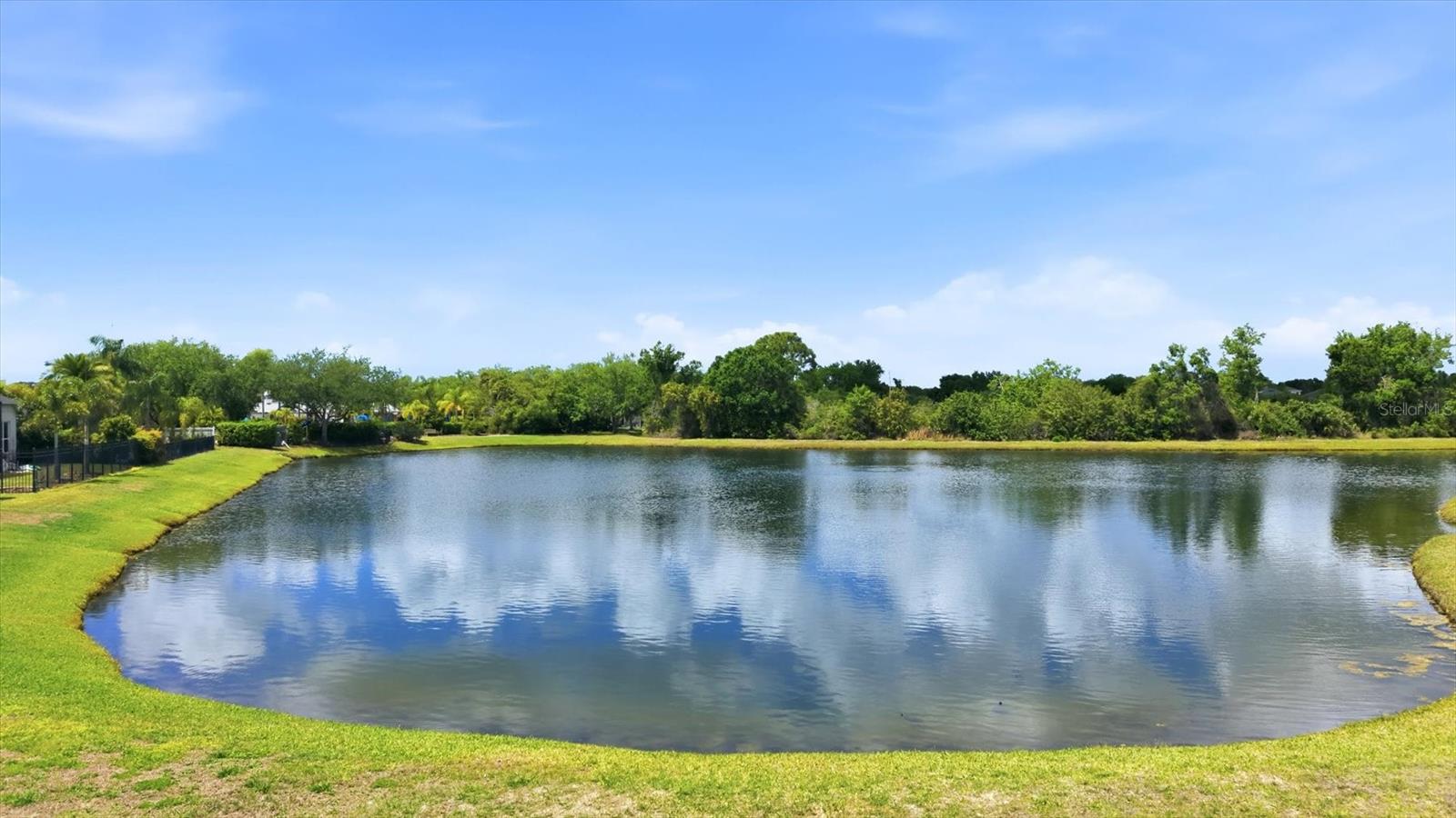 CHARLESTON POINTE PH A AT UNIV PLACE - Residential