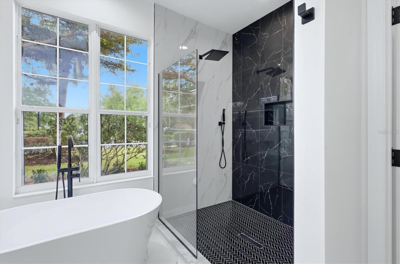 CHARLESTON POINTE PH A AT UNIV PLACE - Residential