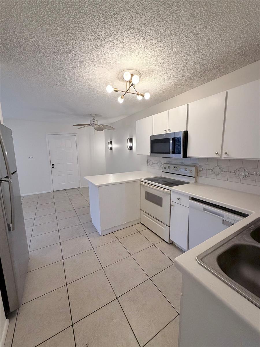 1119 68TH AVENUE DRIVE W 1119, BRADENTON, FL, 34207 4 1119 68TH AVENUE DRIVE W 1119