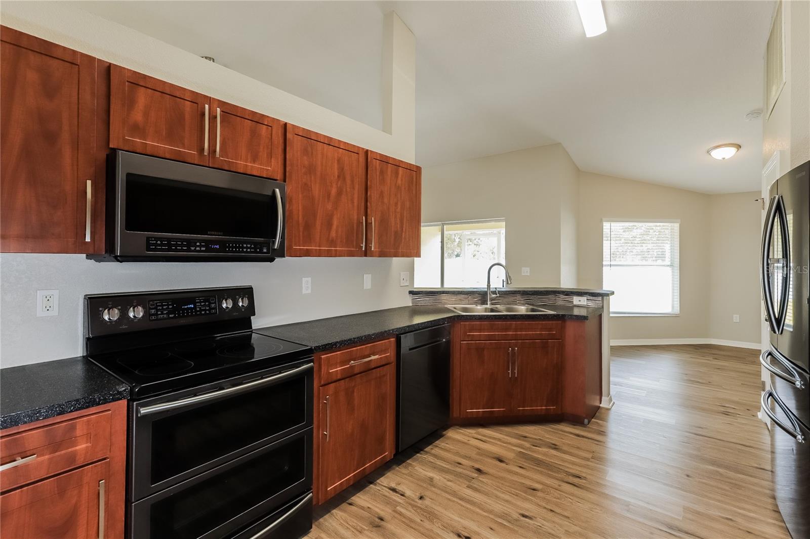 ENCLAVE AT IMPERIAL LAKES - Residential